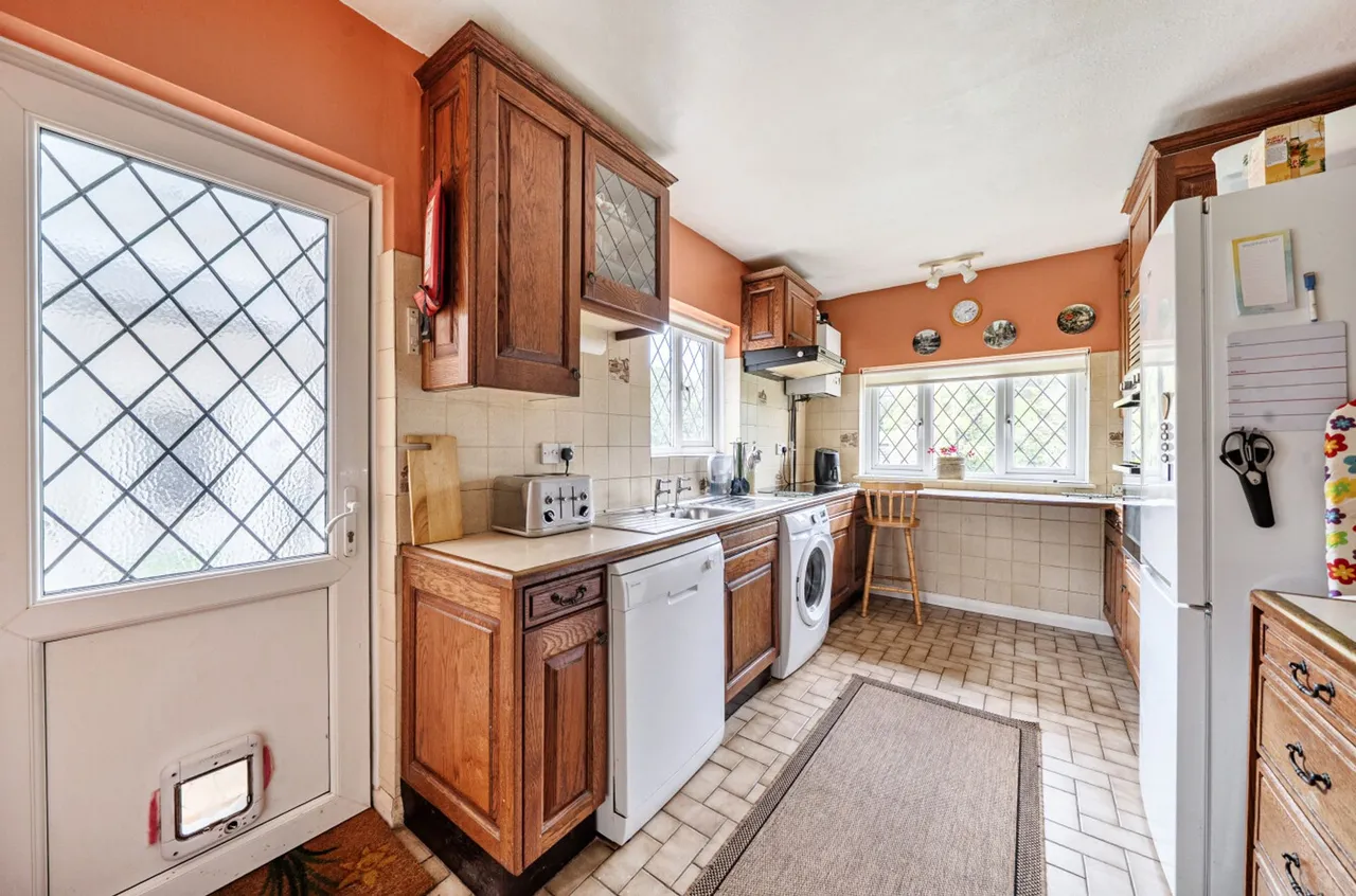 West Close, Middleton-On-Sea, PO22, photo 9