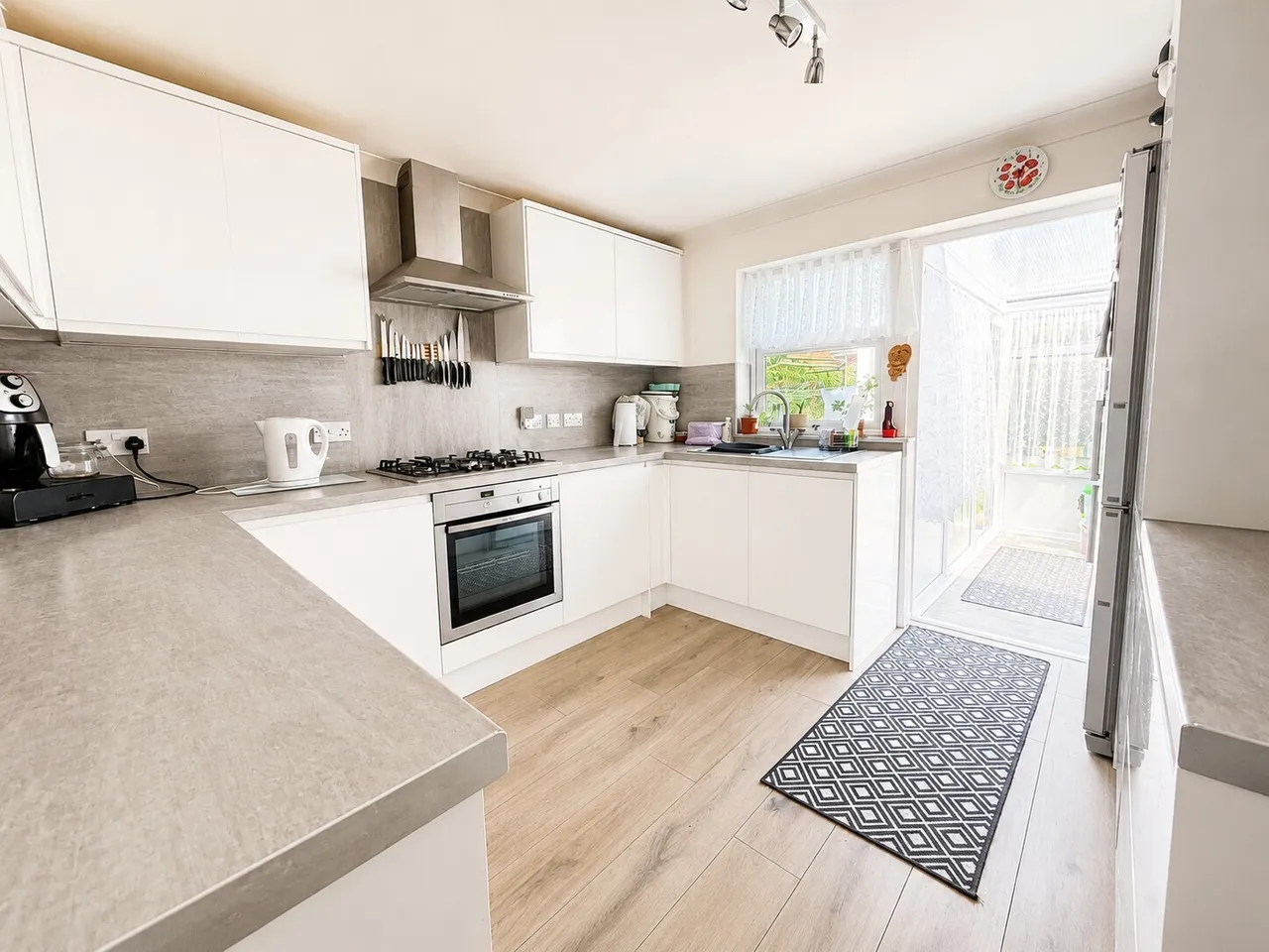Carisbrooke Road, Gosport, photo 4