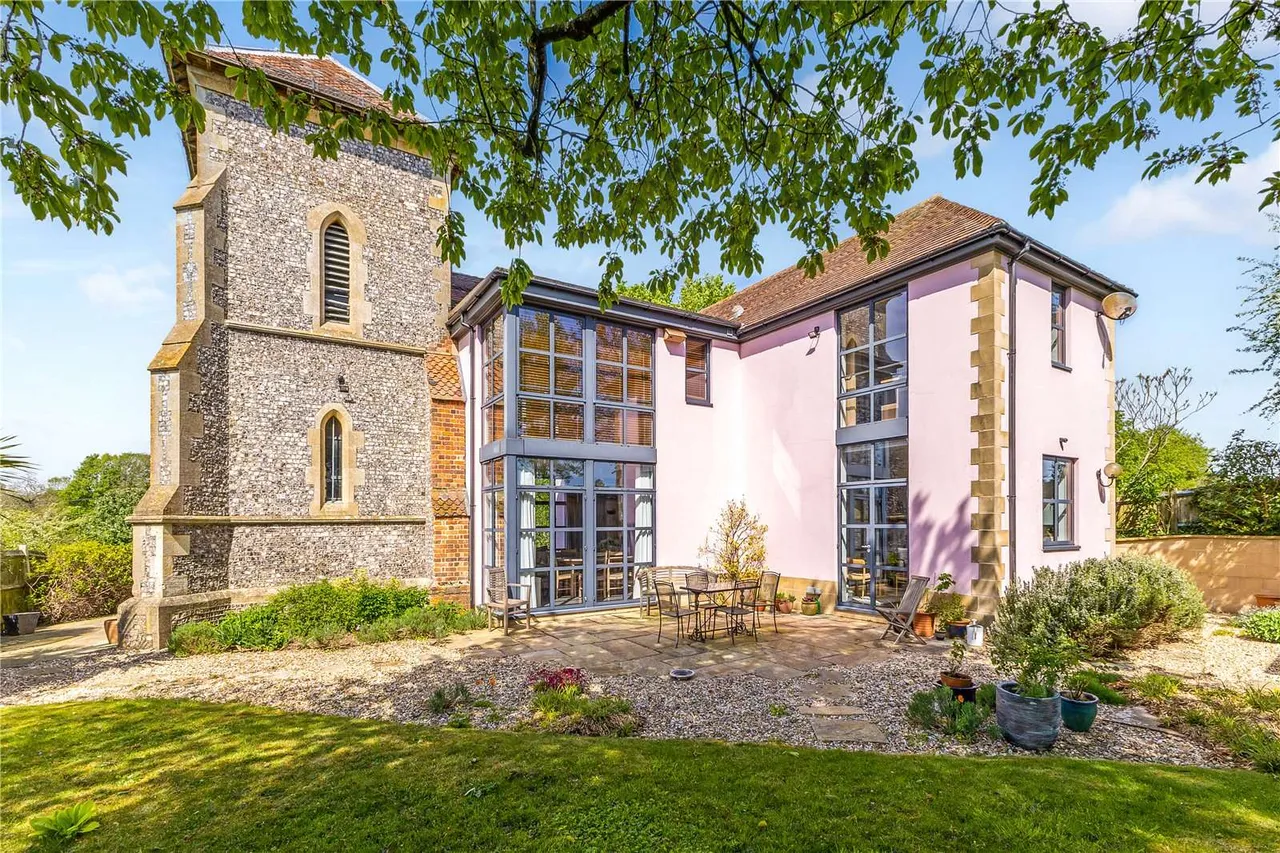 4 bed house for sale — Foxcotte, Charlton, Andover, Hampshire, SP10 4AB