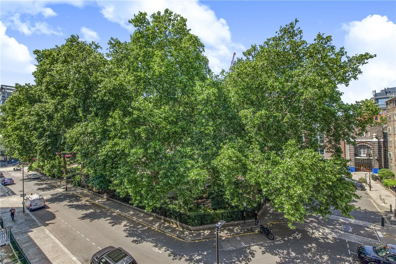 Red Lion Square, London, WC1R, photo 13