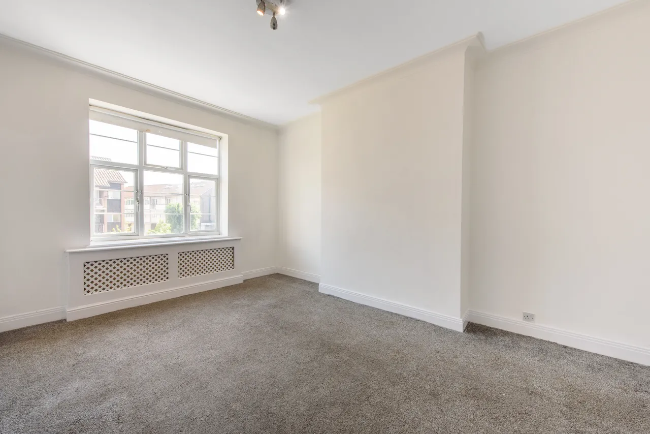4 bed flat to rent, London, NW11