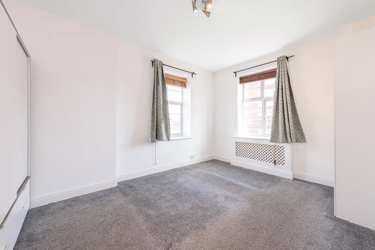 London, NW11, photo 2