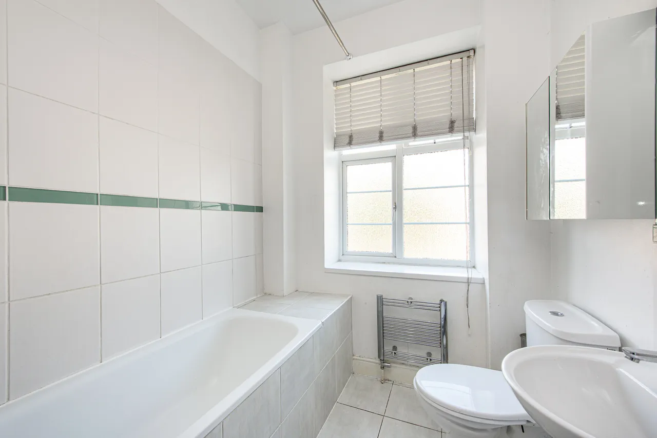 London, NW11, photo 7