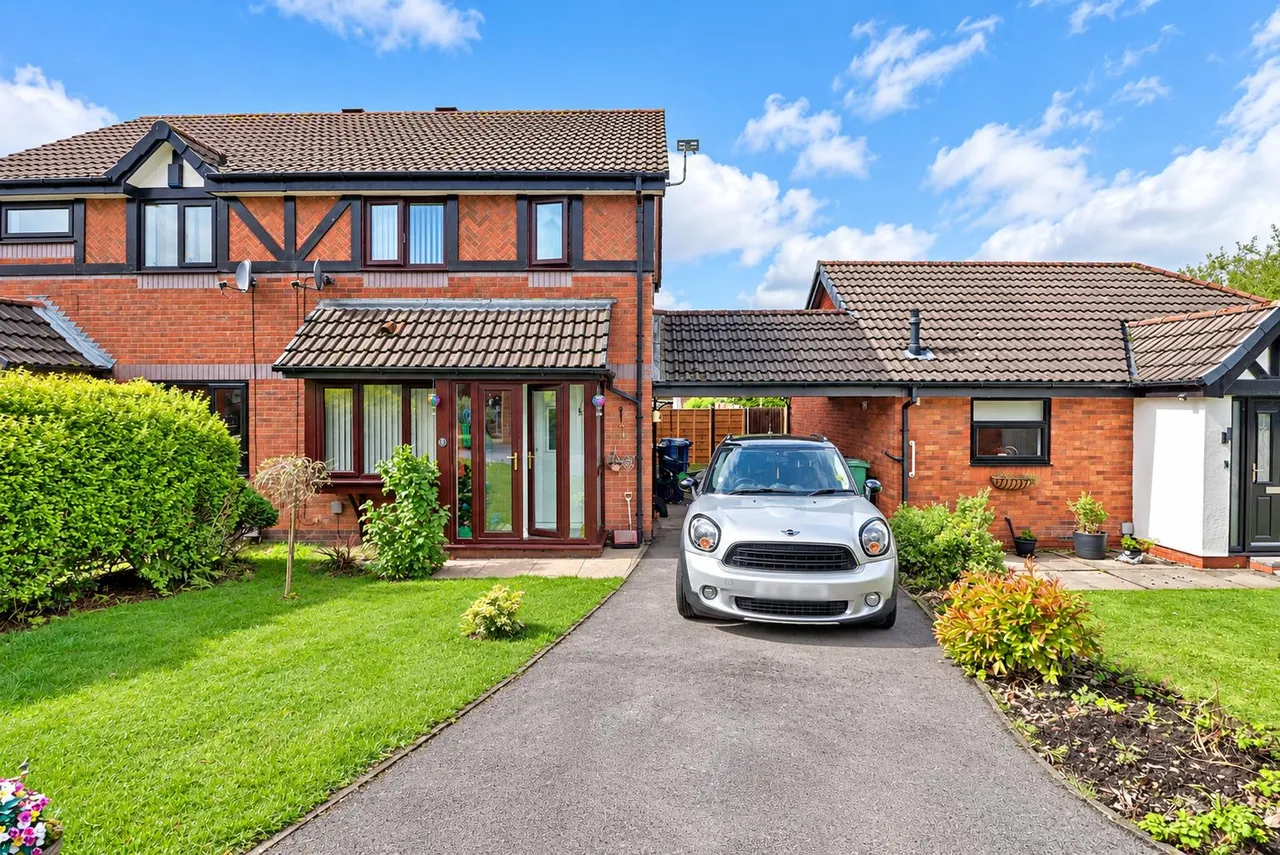 3 bed house for sale, Vale Edge, Manchester, M26