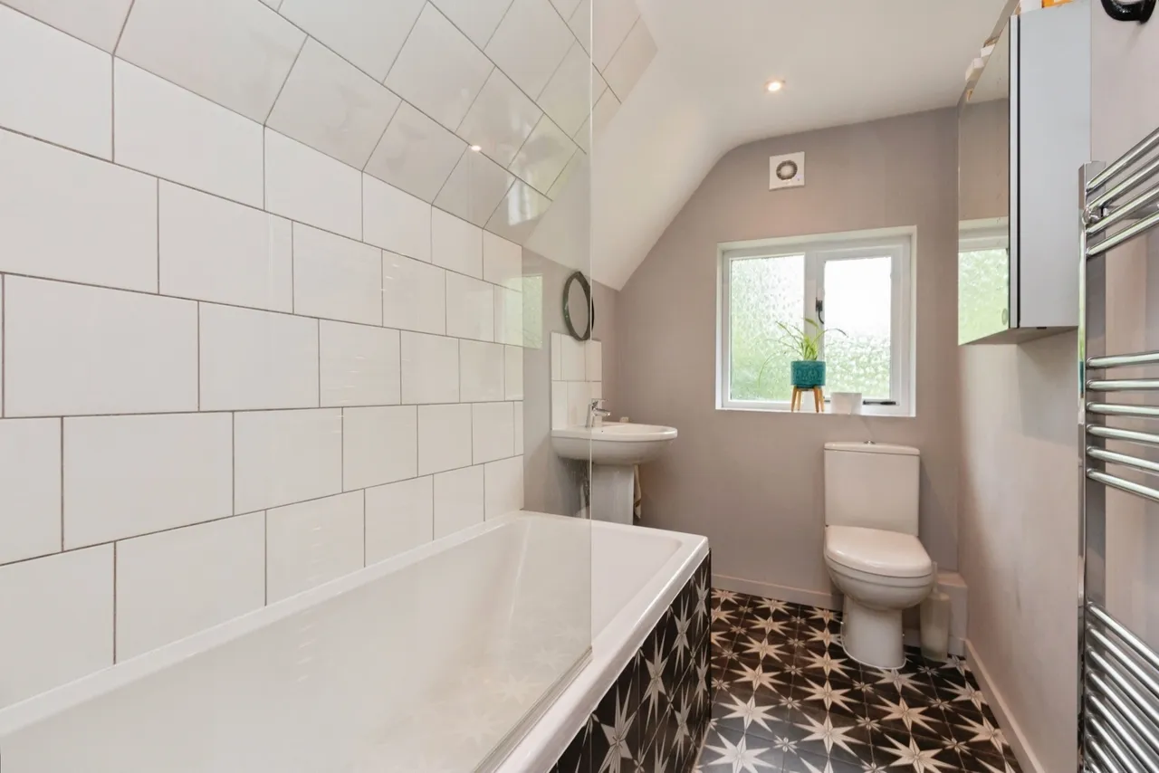 Winchester Street, Overton, RG25, photo 10
