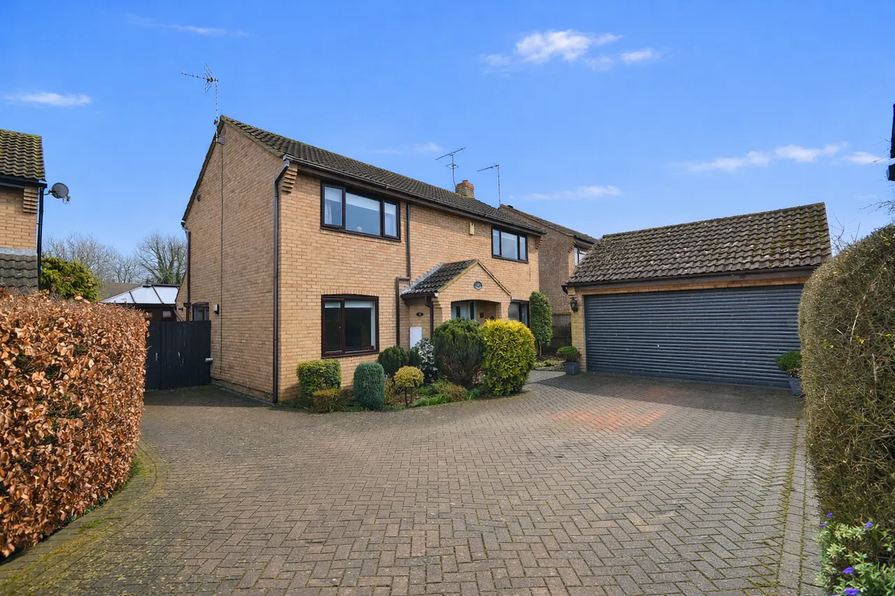 5 bed house for sale — Nightingale Drive, Towcester, Northamptonshire, NN12 6RA