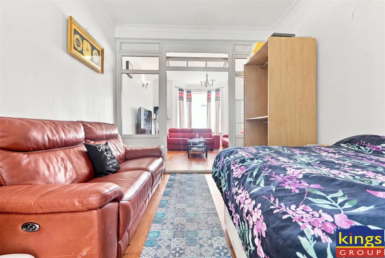 Westbury Road, London, photo 13