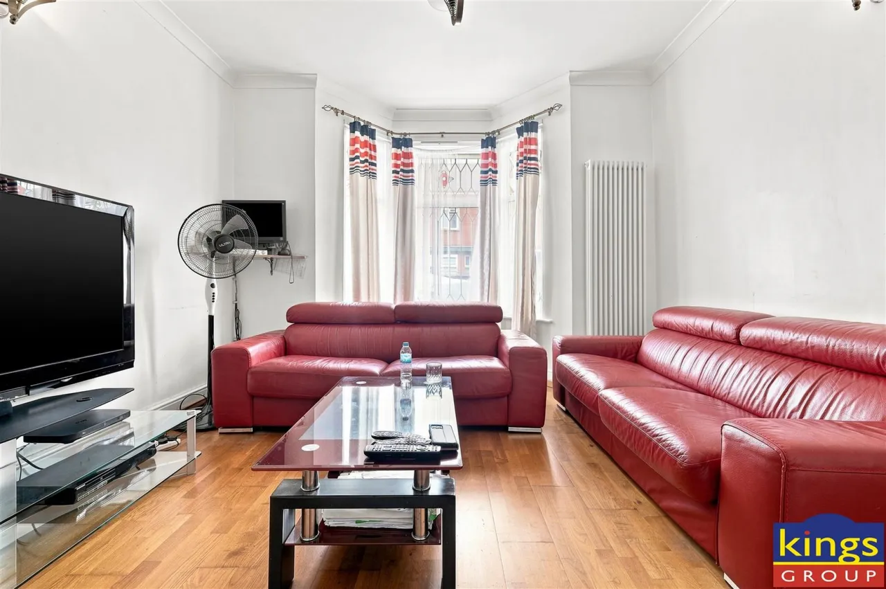 Westbury Road, London, photo 2