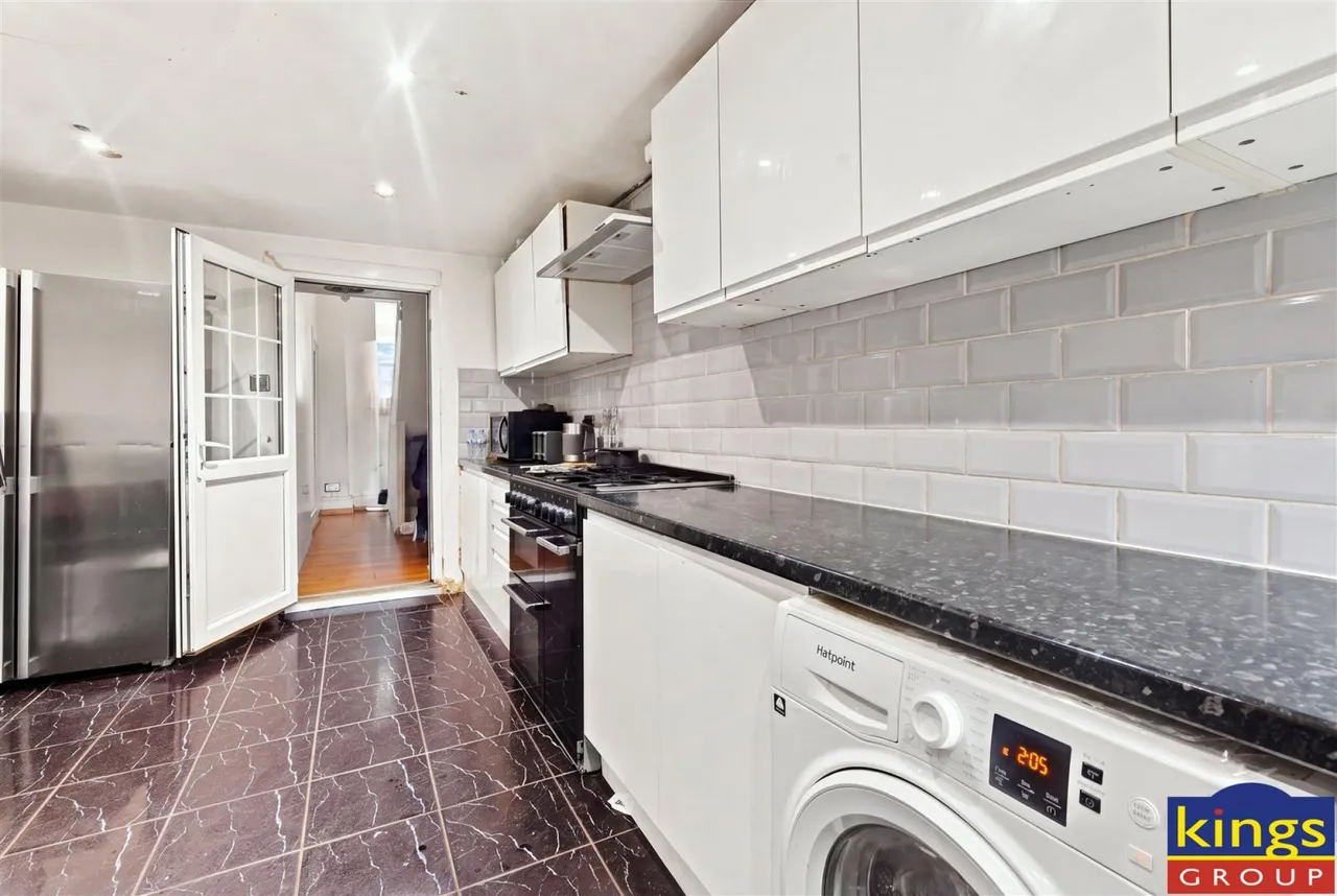 Westbury Road, London, photo 7