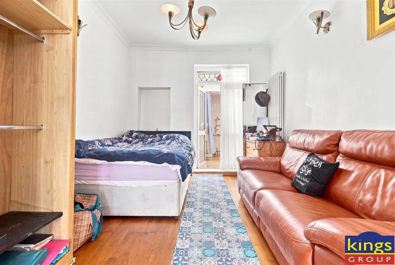 Westbury Road, London, photo 14