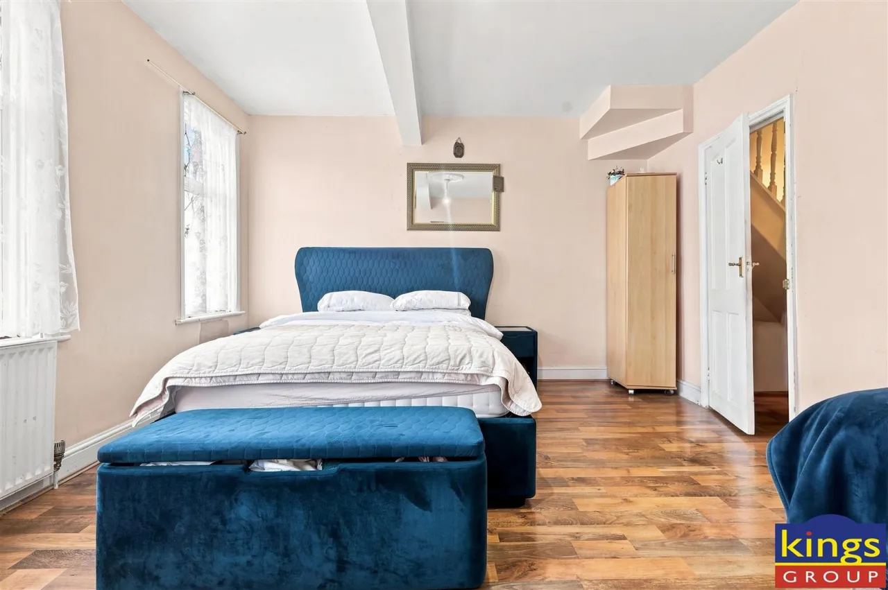 Westbury Road, London, photo 16