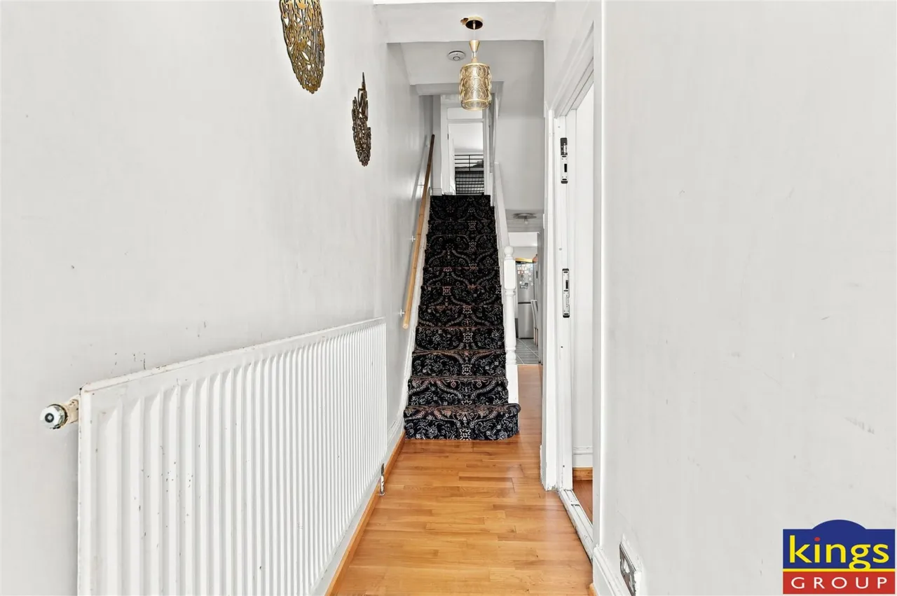 Westbury Road, London, photo 8