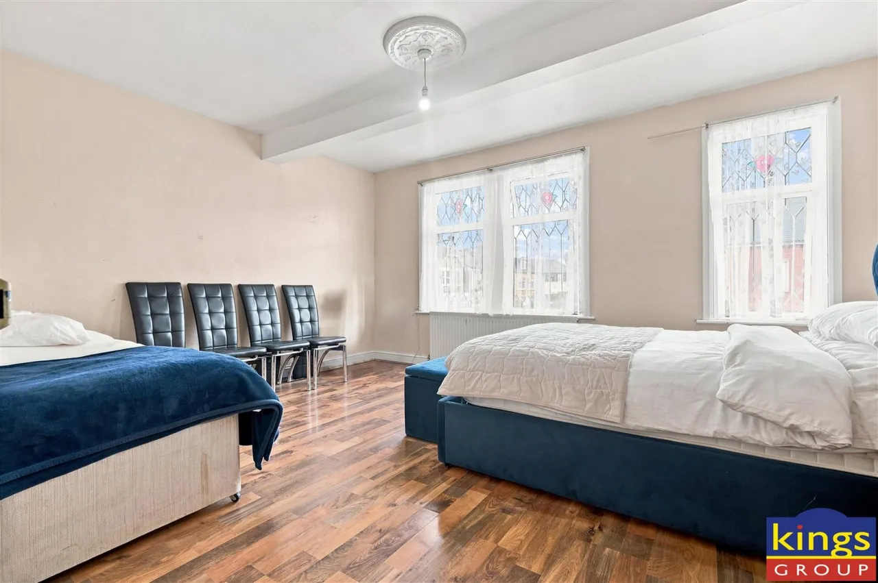 Westbury Road, London, photo 15