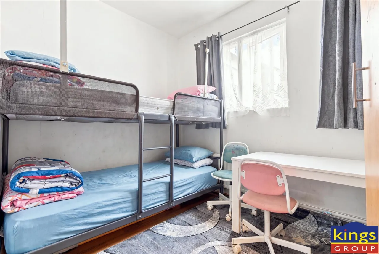 Westbury Road, London, photo 12