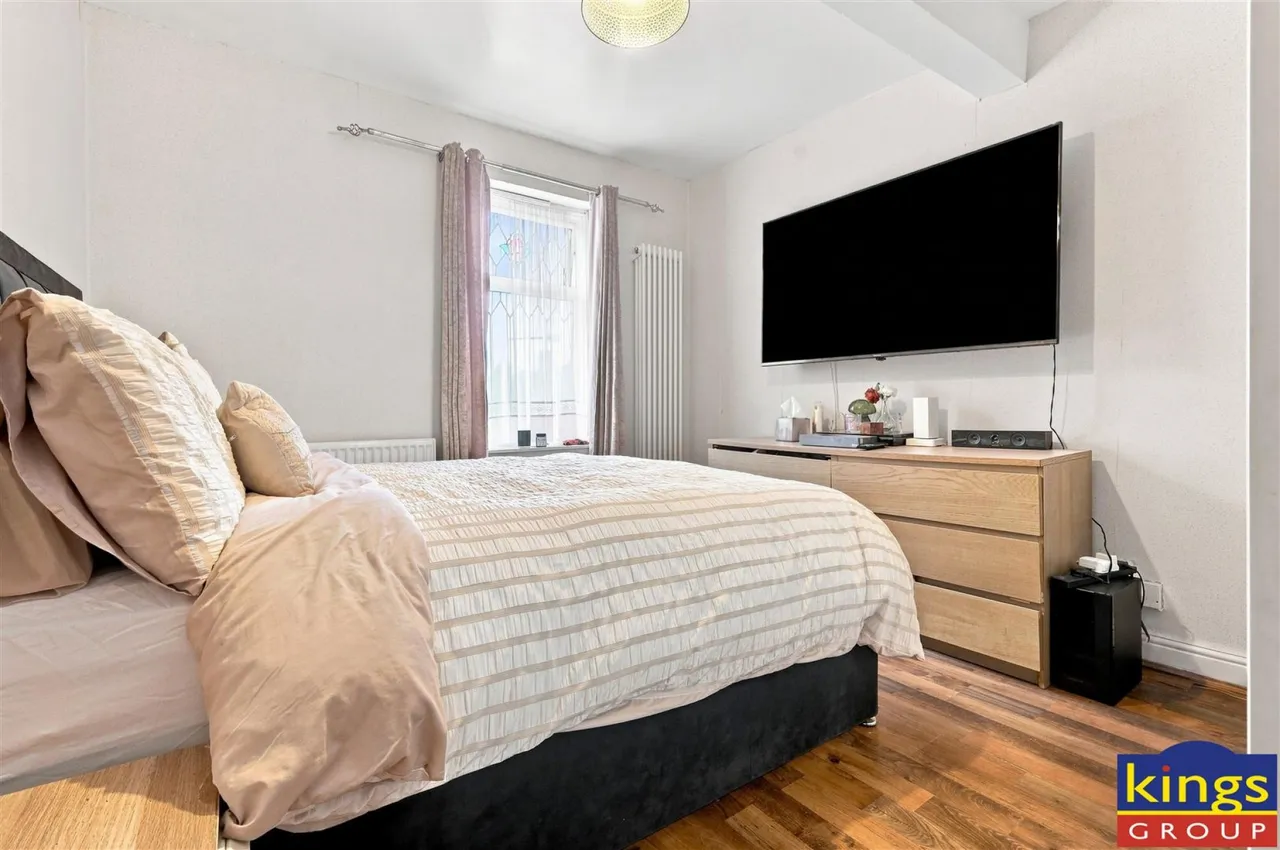 Westbury Road, London, photo 18