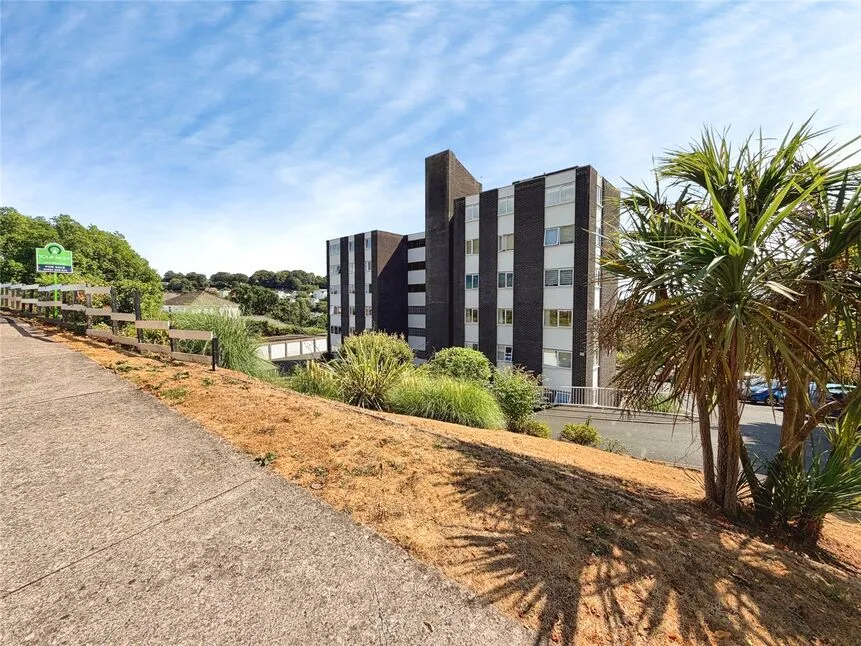2 bed flat for sale — Lower Warberry Road, Torquay, Devon, TQ1