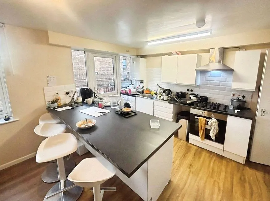 5 bed flat to rent, Brookvale Road, Southampton, SO17