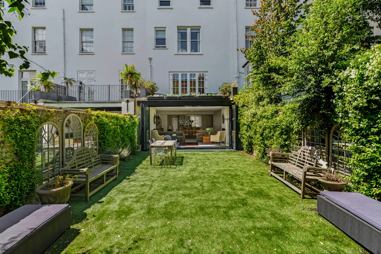 Kensington, Phillimore Terrace, Allen Street, London, photo 11