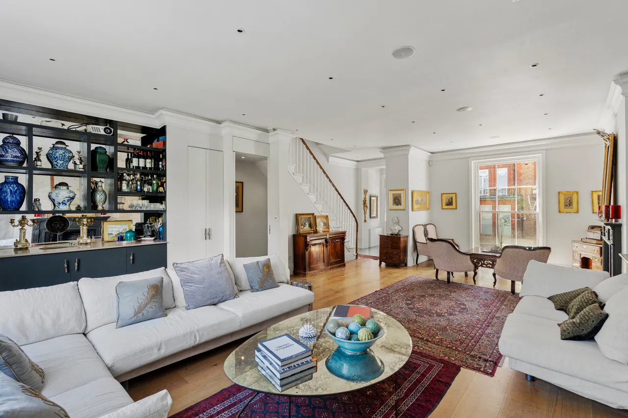 Kensington, Phillimore Terrace, Allen Street, London, photo 2