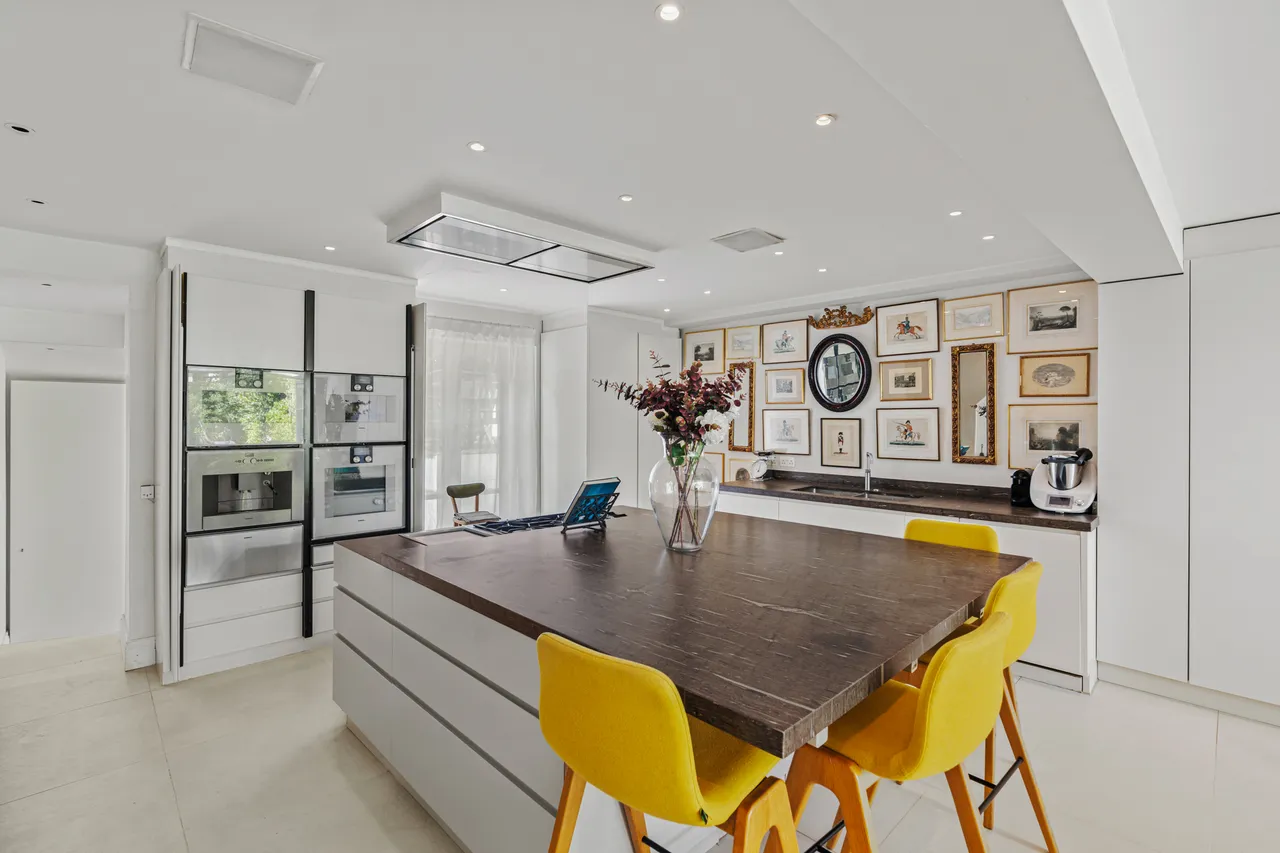Kensington, Phillimore Terrace, Allen Street, London, photo 7