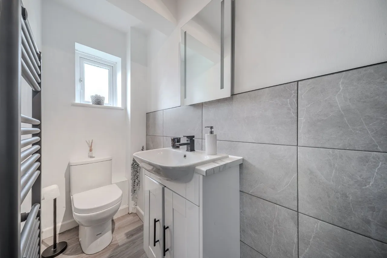 School Lane, Collingham, LS22, photo 10