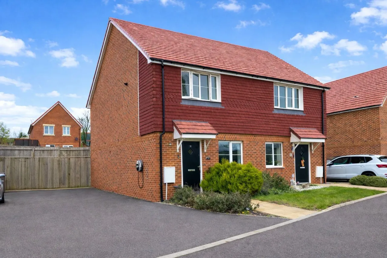 2 bed house for sale — Stream Way, Hailsham, East Sussex, BN27