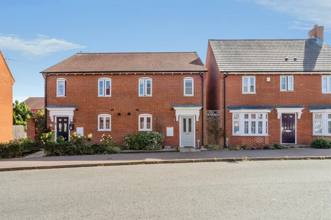 3 bed house for sale — Prince Rupert Drive, Aylesbury