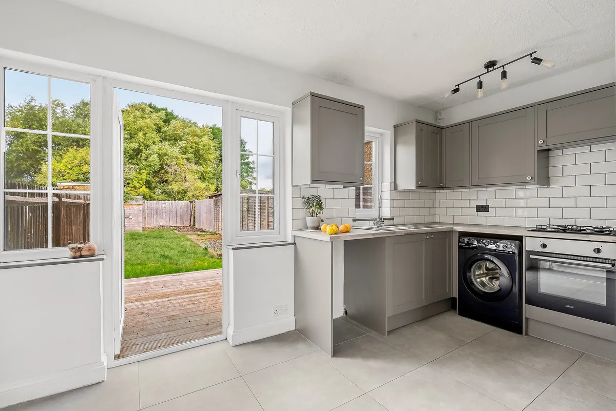 Shepperton, TW17, photo 12