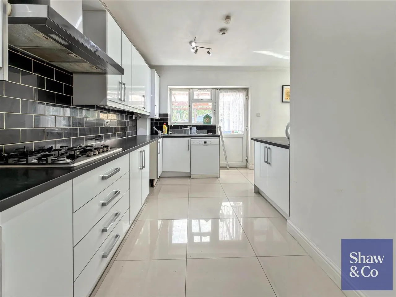 Hanworth Road, Whitton, photo 7
