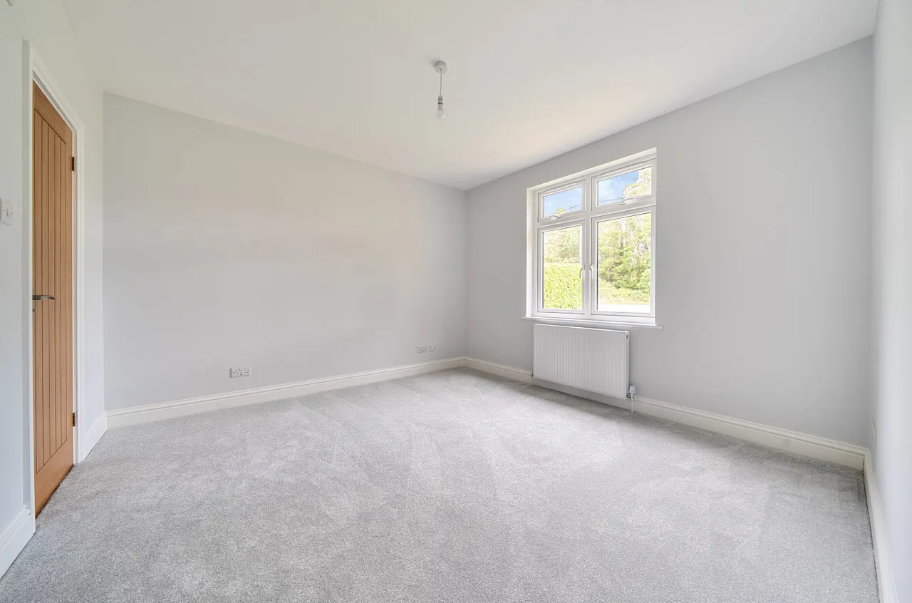 Southwick Road, North Boarhunt, PO17, photo 8
