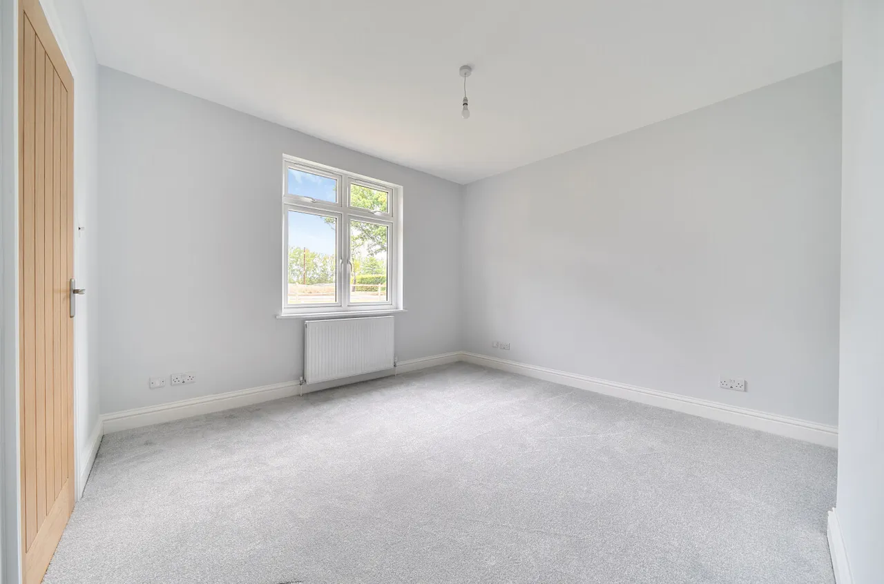 Southwick Road, North Boarhunt, PO17, photo 9