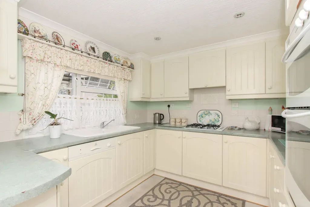 Chesham Road, Wigginton, Tring, Hertfordshire, HP23 6JF, photo 2
