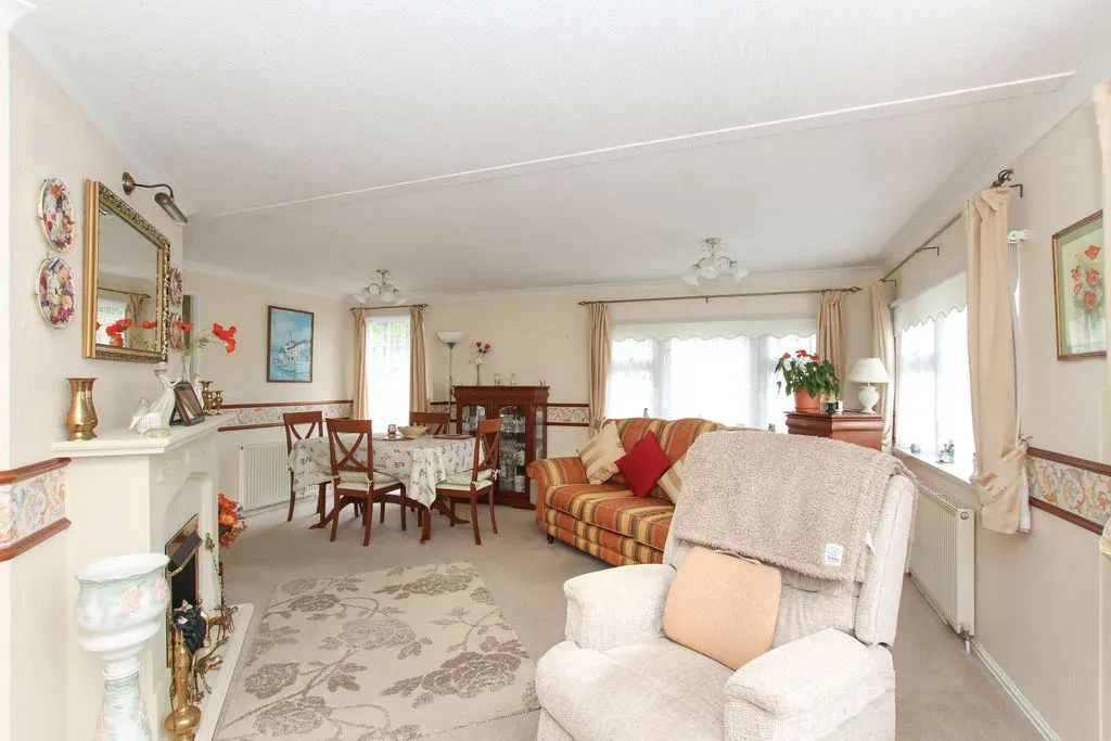 Chesham Road, Wigginton, Tring, Hertfordshire, HP23 6JF, photo 4
