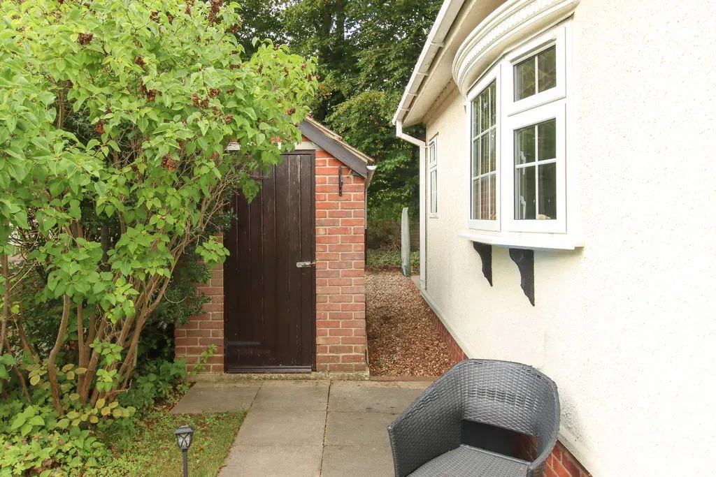 Chesham Road, Wigginton, Tring, Hertfordshire, HP23 6JF, photo 7
