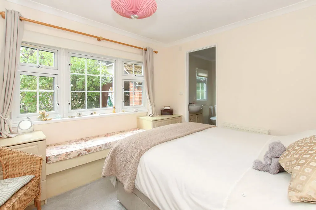 Chesham Road, Wigginton, Tring, Hertfordshire, HP23 6JF, photo 8