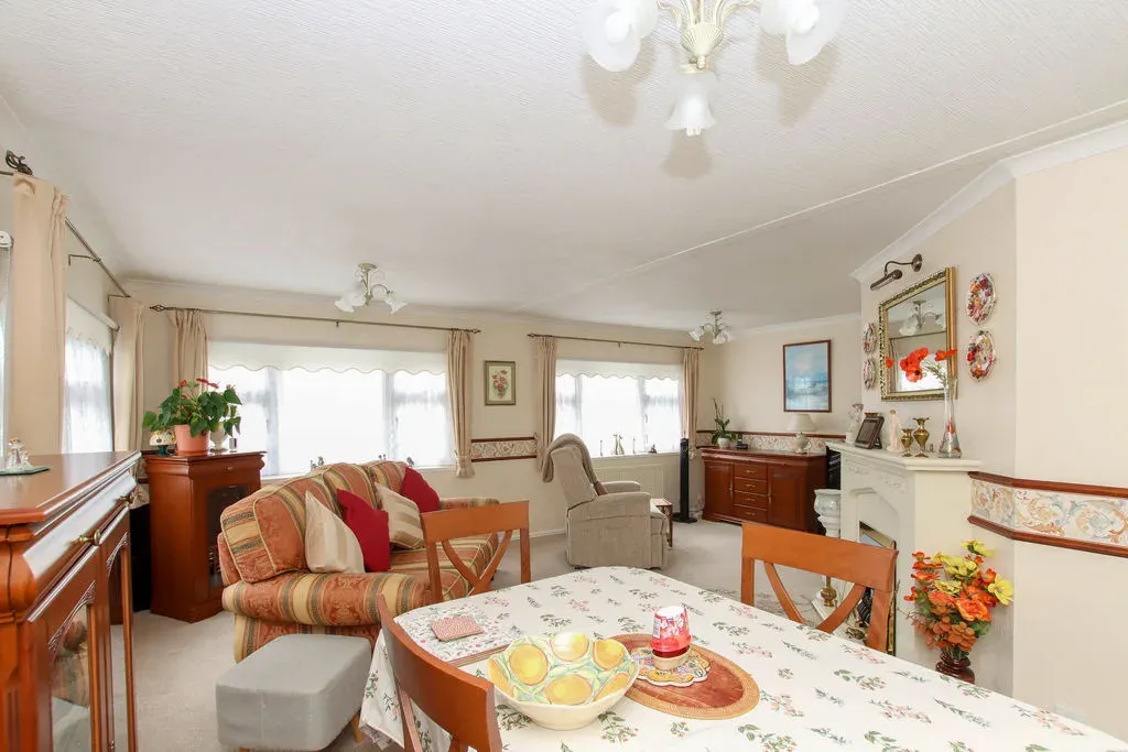 Chesham Road, Wigginton, Tring, Hertfordshire, HP23 6JF, photo 6