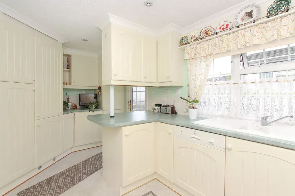 Chesham Road, Wigginton, Tring, Hertfordshire, HP23 6JF, photo 5