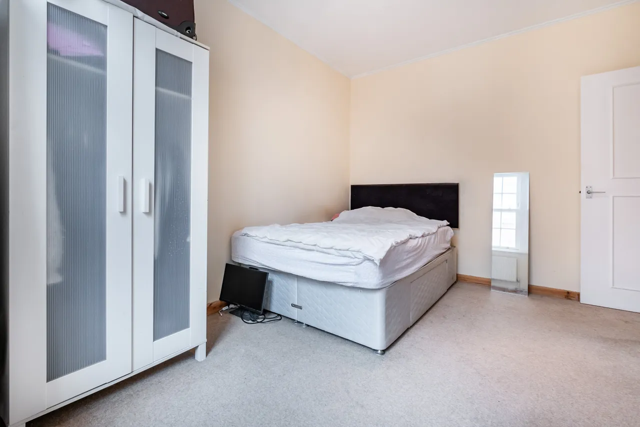 Vauxhall Bridge Road, London, SW1V, photo 6