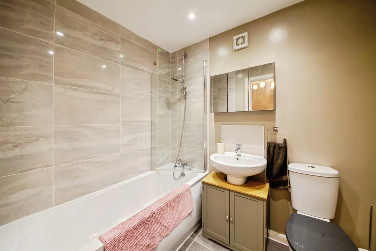 Maynard Close, Bagworth, LE67, photo 14