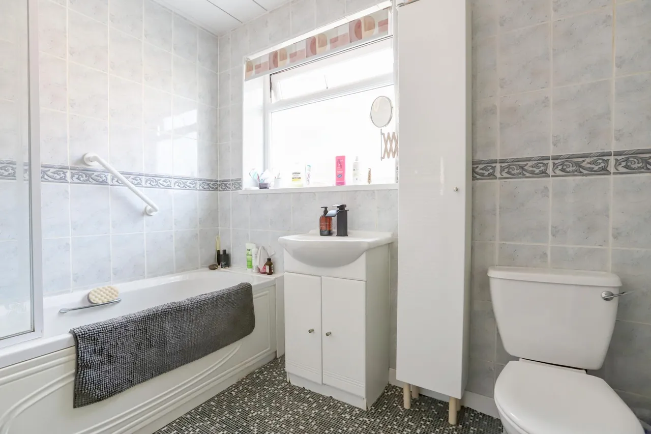 Tuxford Road, Lytham St. Annes, FY8, photo 13
