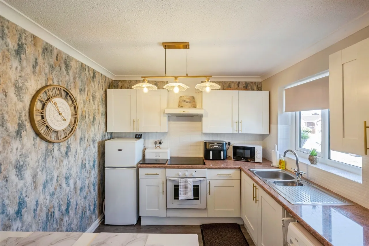 Perth Close, Mexborough, S64, photo 3