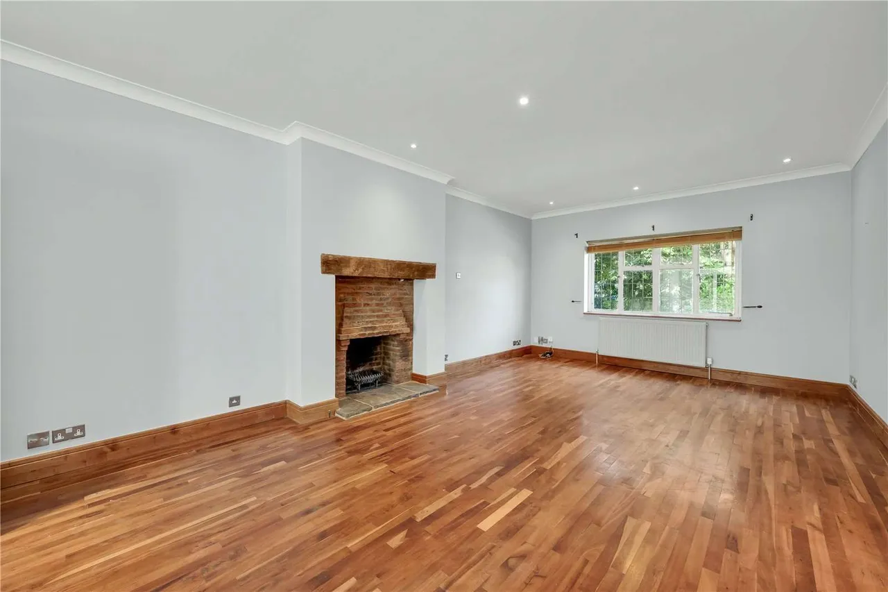 Fairlawn Close, Claygate, Esher, Surrey, KT10 0EN, photo 8