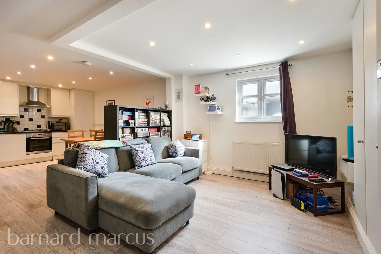 1 bed flat for sale, Barnett Wood Lane, Ashtead, KT21