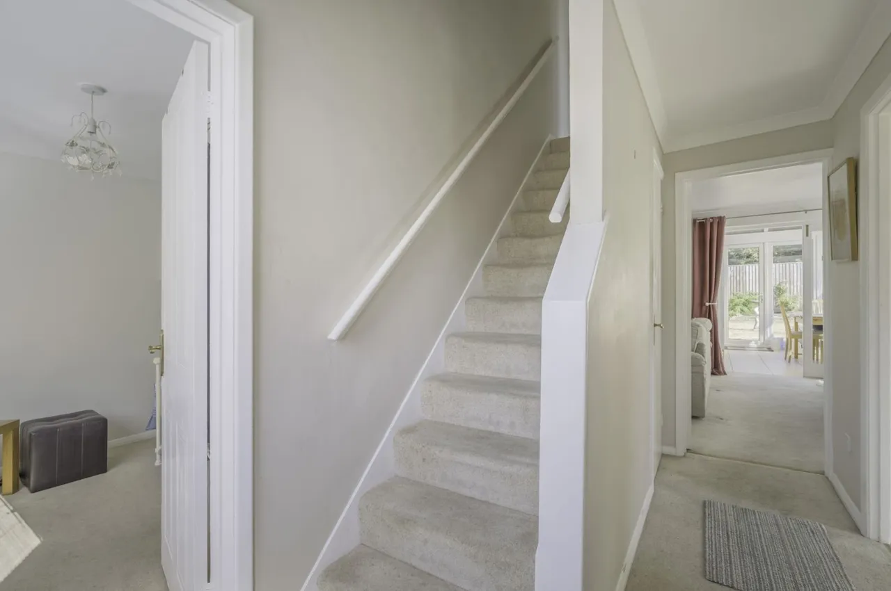 Meadow Way, South Cerney, GL7, photo 10