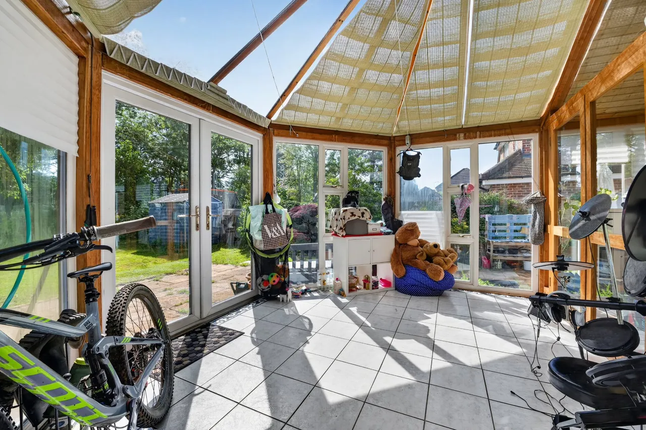 Oak Tree Close, Jacobs Well, GU4, photo 10