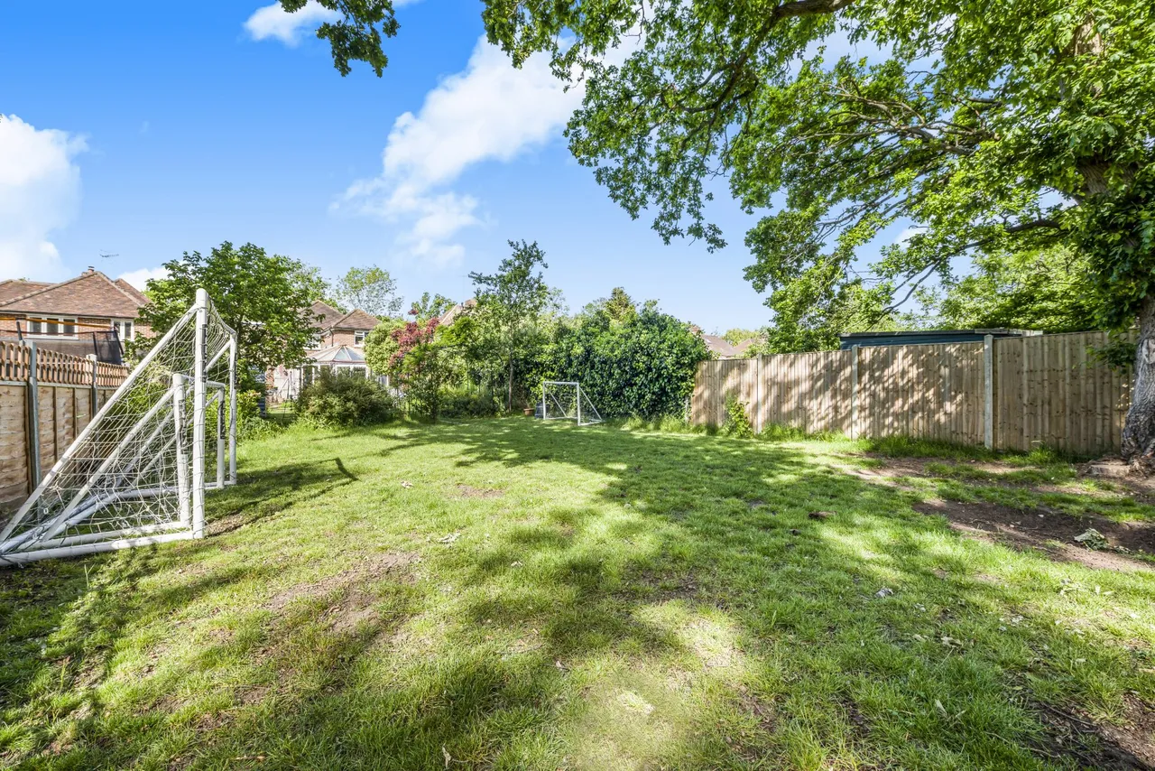 Oak Tree Close, Jacobs Well, GU4, photo 25