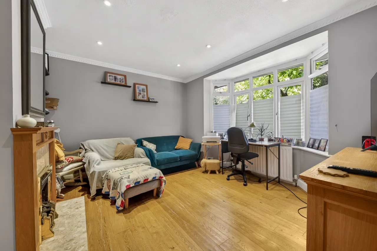 Oak Tree Close, Jacobs Well, GU4, photo 13