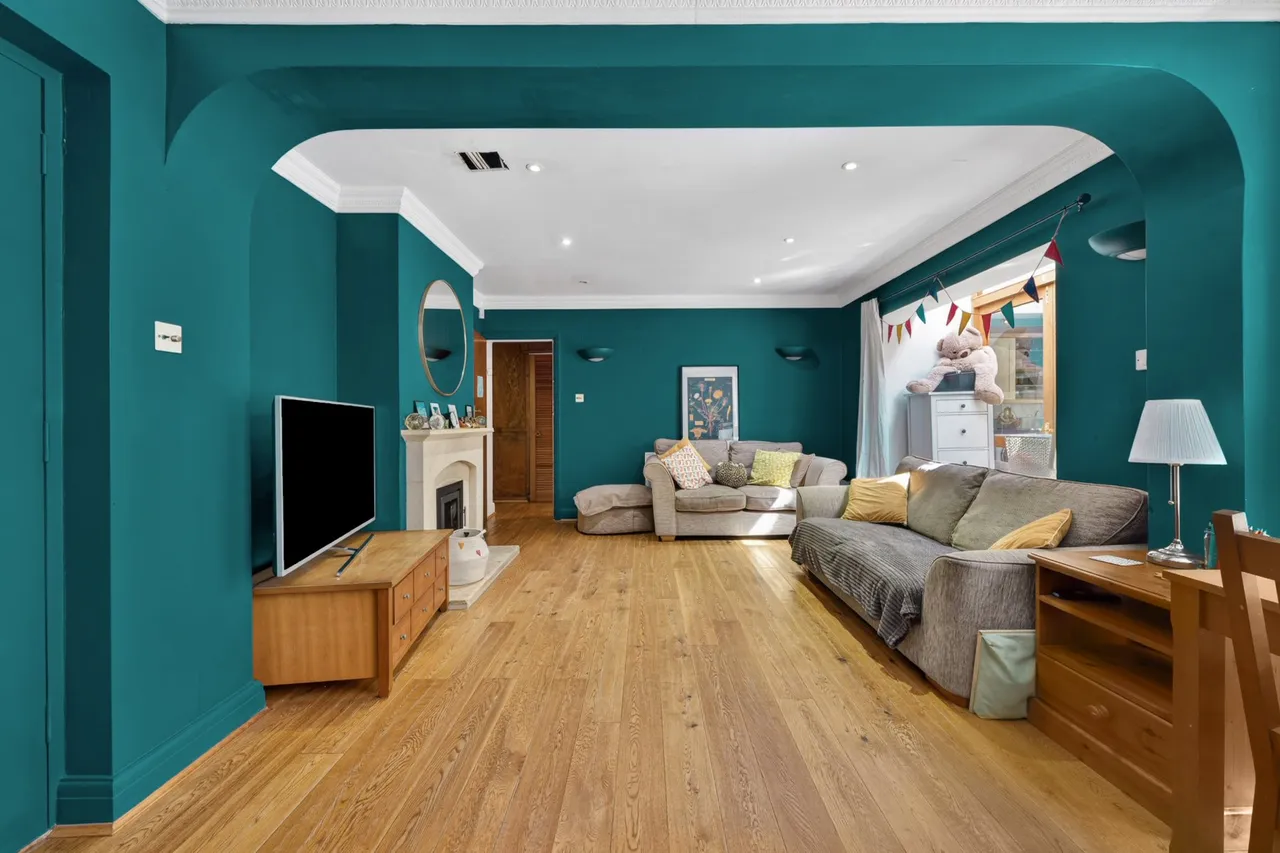 Oak Tree Close, Jacobs Well, GU4, photo 6