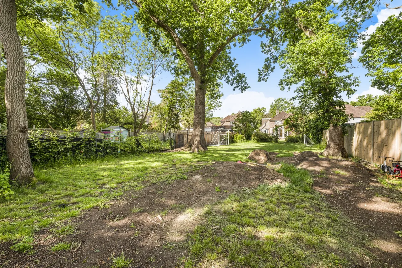 Oak Tree Close, Jacobs Well, GU4, photo 23