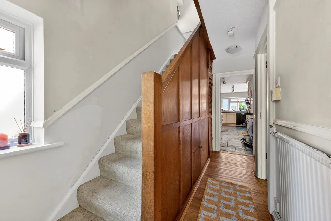 Oak Tree Close, Jacobs Well, GU4, photo 21